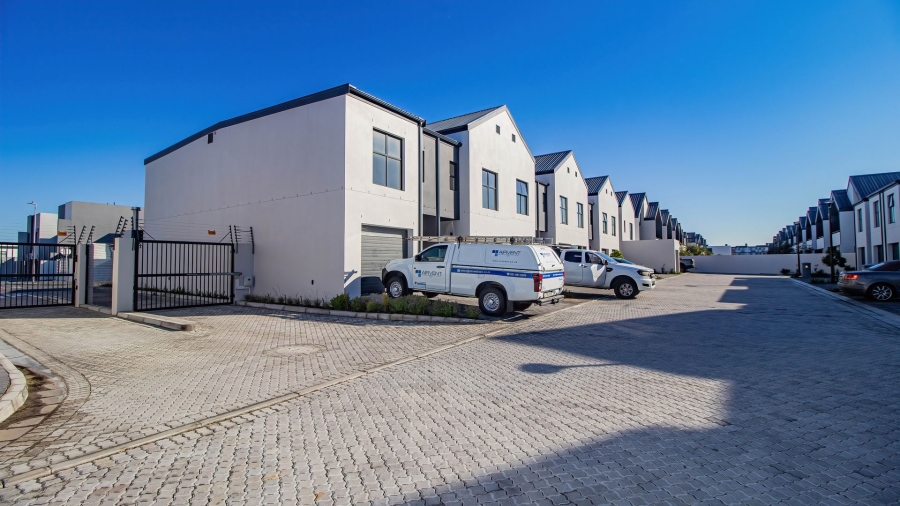 To Let 3 Bedroom Property for Rent in Sandown Western Cape